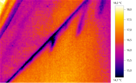 Veduta con strumentazione ad infrarossi per visualizzare la perdita senza rompere inutilmente muro del soffitto